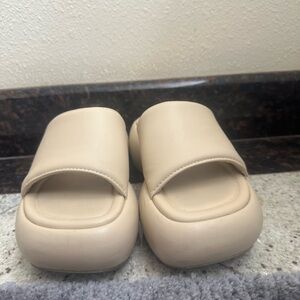 Zara Flatform Sandals. Size 6.5